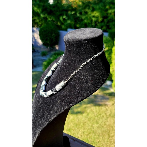 Vtg Beaded Necklace - Picture 4 of 5